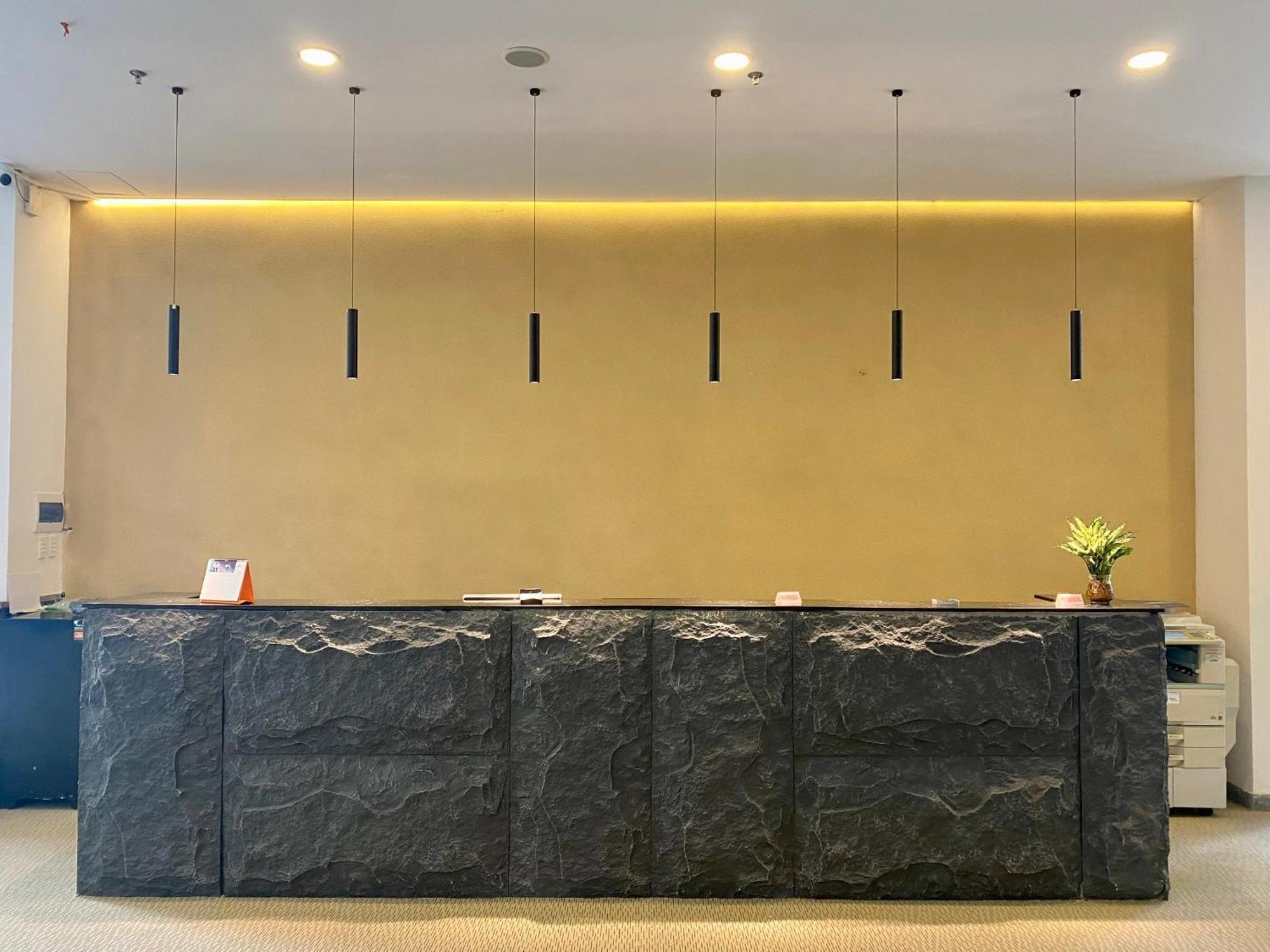 Huazhu Hotel Ho Chi Minh-staden Exteriör bild